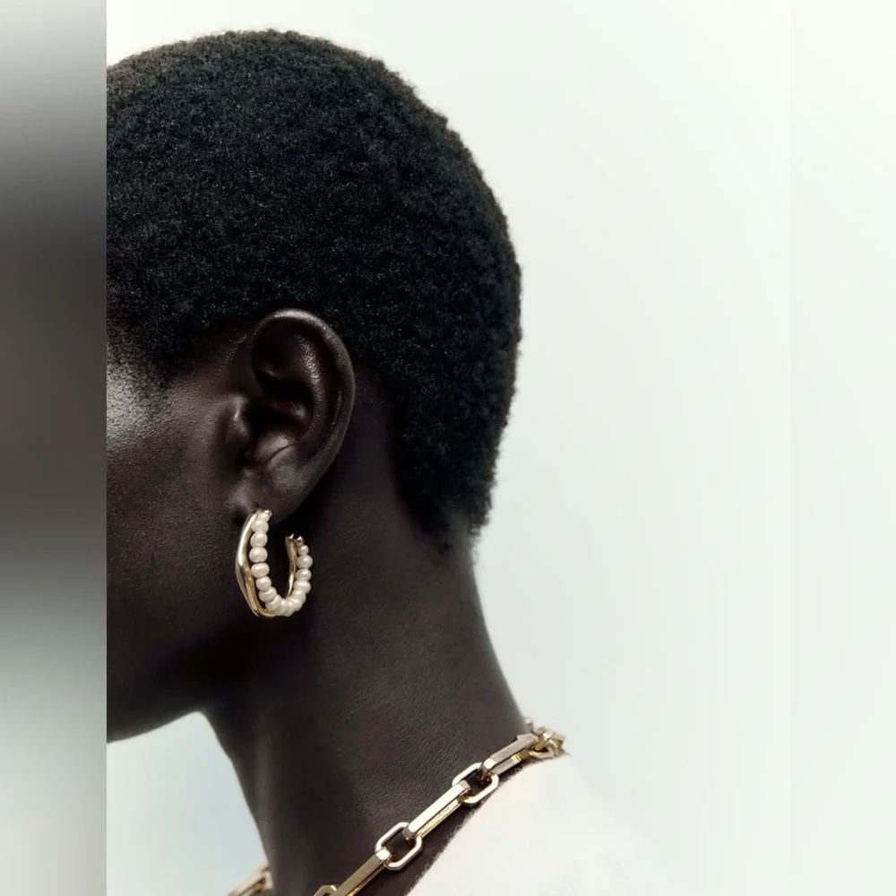 🌹NWT. Zara Golden Pearl Metal Hoop Earrings.